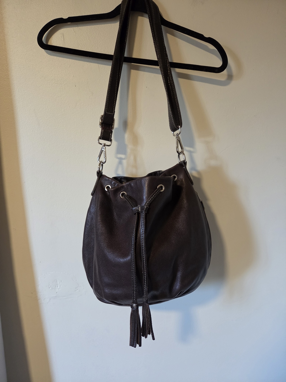 Roots Dark Brown Leather Drawstring Bucket Shoulder Bag